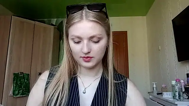 NorineGressett online show from June 11, 2026, 1:08 pm