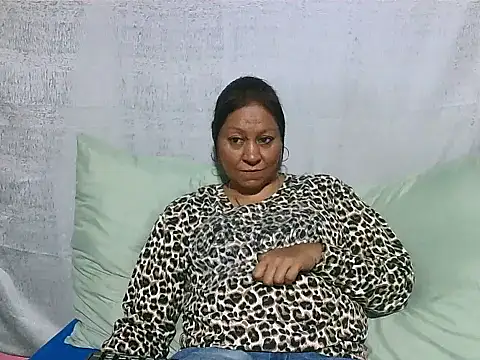 Snapshot of IndianSexyMilf69 chatting on June 13, 2026, 5:27 am IndianSexyMilf69 online show from June 13, 2026, 5:27 am