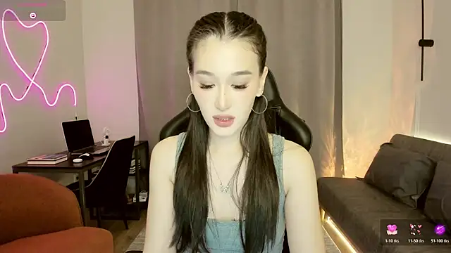 Snapshot of lilly_mighty chatting on July 1, 2026, 5:13 pm lilly mighty online show from July 1, 2026, 5:13 pm
