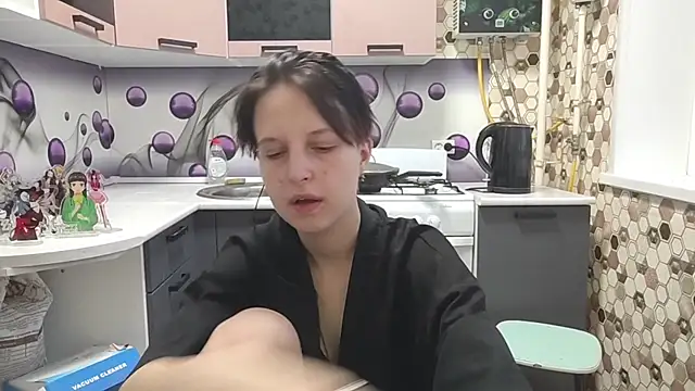 Snapshot of Saranade chatting on June 13, 2026, 5:33 pm Saranade online show from June 13, 2026, 5:33 pm