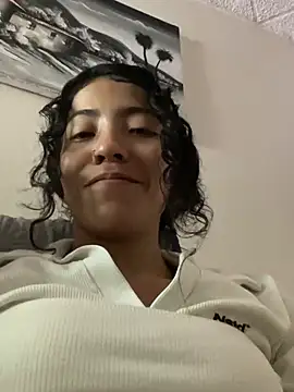 Snapshot of Laila_bunny chatting on July 21, 2026, 9:38 pm Laila bunny online show from July 21, 2026, 9:38 pm