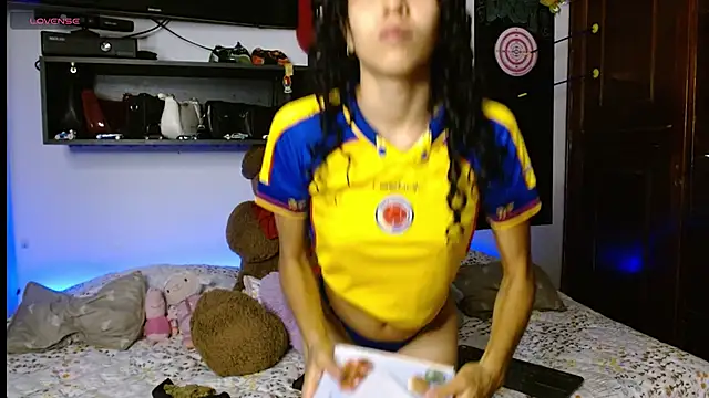 Snapshot of Laila_bunny chatting on July 1, 2026, 9:59 pm Laila bunny online show from July 1, 2026, 9:59 pm