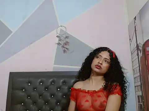 Snapshot of Mallory_Bellaire chatting on June 3, 2026, 2:33 pm Mallory Bellaire online show from June 3, 2026, 2:33 pm