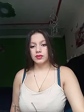 sweet chloe04 online show from June 25, 2026, 3:50 pm