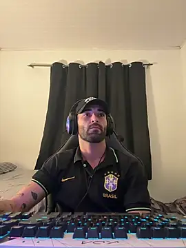 Aaron hyuga online show from June 2, 2026, 2:55 am