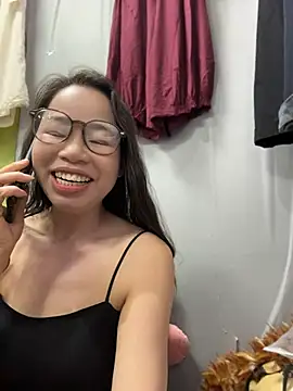 honghong mother online show from June 18, 2026, 9:14 am