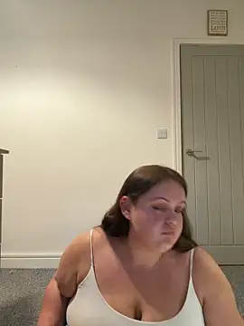 LillyMaexx online show from June 8, 2026, 9:15 pm
