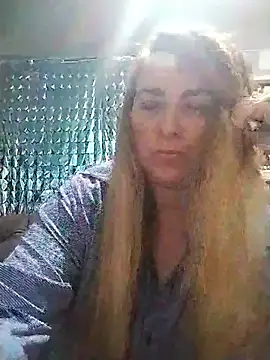 Snapshot of AngelWhite008 chatting on July 16, 2026, 9:01 pm AngelWhite008 online show from July 16, 2026, 9:01 pm