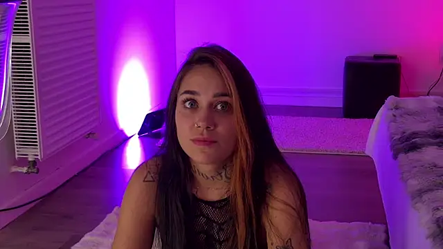 KyraDesire online show from July 4, 2026, 2:21 pm