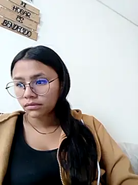 Sofielovee-01 online show from June 1, 2026, 12:16 pm