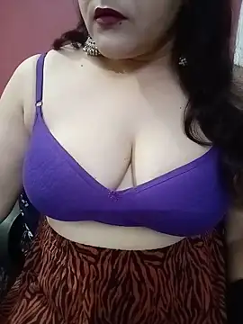 Snapshot of Pooki_girl chatting on June 4, 2026, 2:11 pm Pooki girl online show from June 4, 2026, 2:11 pm