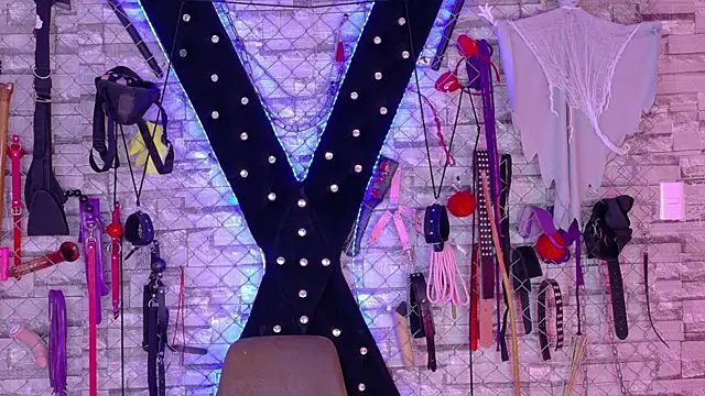 Dakota BDSM online show from June 16, 2026, 12:38 pm