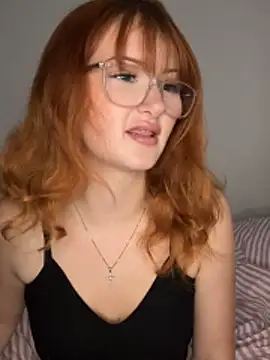 Snapshot of BunnyandBrookes_ chatting on June 18, 2026, 11:04 am BunnyandBrookes online show from June 18, 2026, 11:04 am