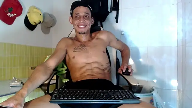 Snapshot of Brendt_Hotx chatting on July 8, 2026, 9:21 am Brendt Hotx online show from July 8, 2026, 9:21 am