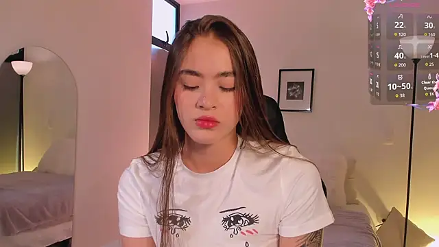 LizzyColins online show from June 25, 2026, 7:19 pm