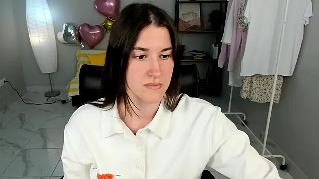 Elizabeth Kim online show from June 1, 2026, 1:22 pm
