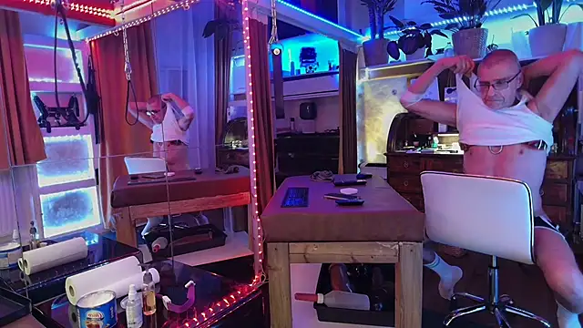 ffistingexpert online show from July 15, 2026, 8:16 pm