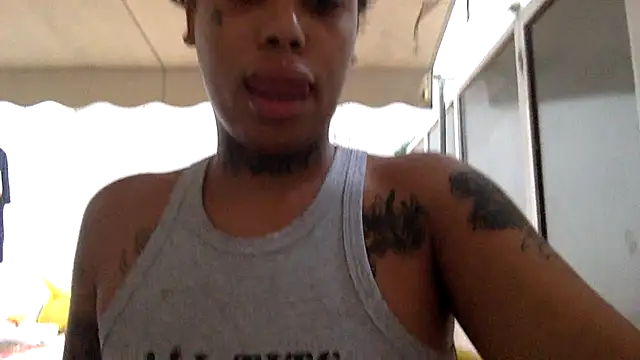 Snapshot of Kira_nyxx chatting on July 13, 2026, 3:55 pm Kira nyxx online show from July 13, 2026, 3:55 pm