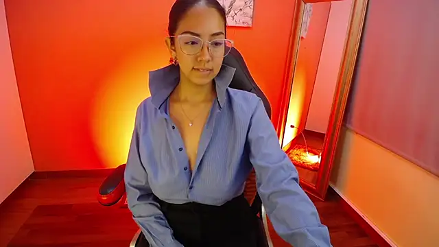 mardeluna01 online show from July 9, 2026, 6:51 pm