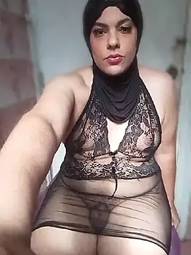LenaQPeach online show from August 7, 2026, 1:17 pm