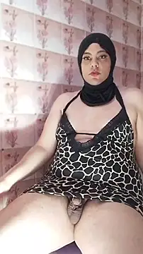 LenaQPeach online show from July 5, 2026, 1:32 am