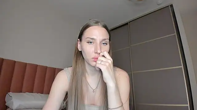 Snapshot of SofiClimbing chatting on March 7, 2025, 3:08 am SofiClimbing online show from March 7, 2025, 3:08 am