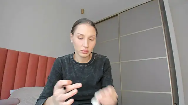 Snapshot of SofiClimbing chatting on February 10, 2025, 2:52 am SofiClimbing online show from February 10, 2025, 2:52 am