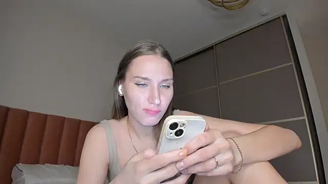 Snapshot of SofiClimbing chatting on March 5, 2025, 1:06 pm SofiClimbing online show from March 5, 2025, 1:06 pm