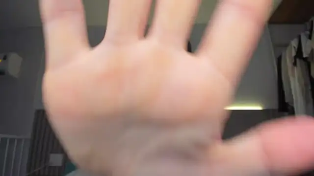 SofiClimbing online show from April 15, 2026, 2:06 am