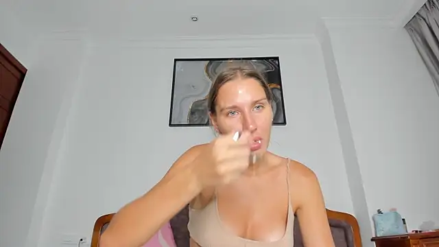 Snapshot of SofiClimbing chatting on September 26, 2025, 12:06 am SofiClimbing online show from September 26, 2025, 12:06 am