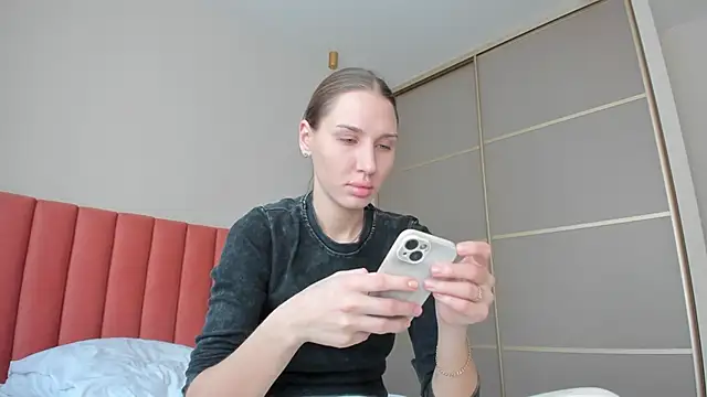 Snapshot of SofiClimbing chatting on February 8, 2025, 4:25 am SofiClimbing online show from February 8, 2025, 4:25 am