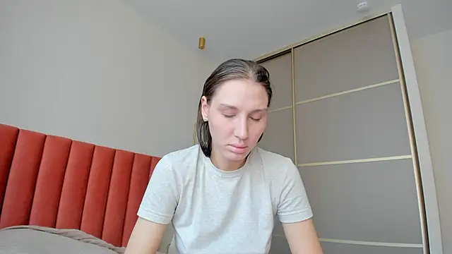 Snapshot of SofiClimbing chatting on March 17, 2025, 5:23 am SofiClimbing online show from March 17, 2025, 5:23 am