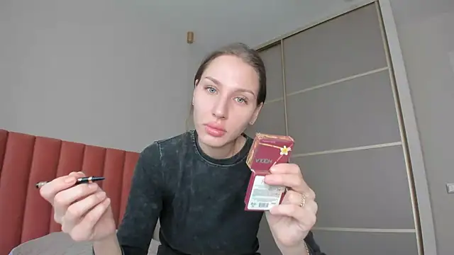 Snapshot of SofiClimbing chatting on February 11, 2025, 3:08 am SofiClimbing online show from February 11, 2025, 3:08 am