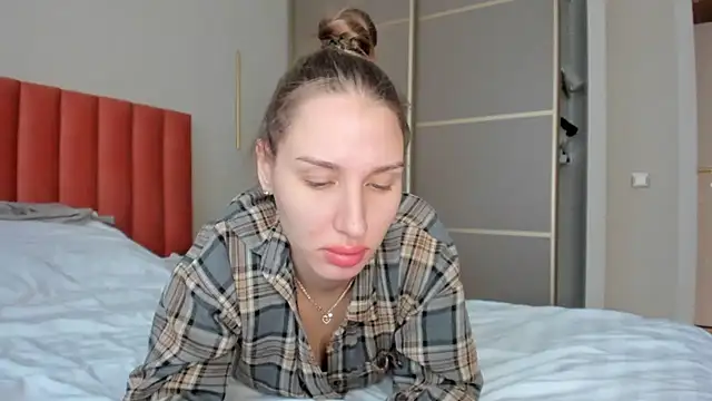 Snapshot of SofiClimbing chatting on February 2, 2025, 2:38 am SofiClimbing online show from February 2, 2025, 2:38 am