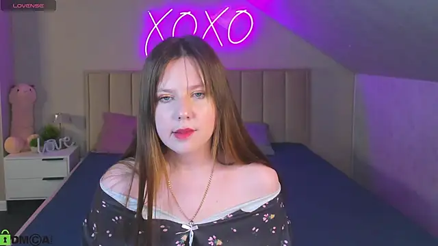 Snapshot of Violeta_Paul chatting on June 7, 2026, 1:00 am Violeta Paul online show from June 7, 2026, 1:00 am