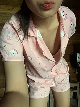 LanAnh00 online show from July 24, 2026, 3:02 am