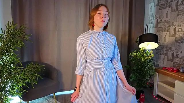 LeliaSavich online show from June 4, 2026, 1:10 am