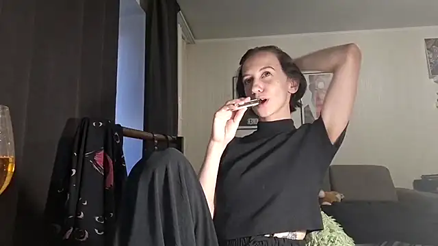 Snapshot of secrettt_poison chatting on July 6, 2026, 3:58 pm secrettt poison online show from July 6, 2026, 3:58 pm