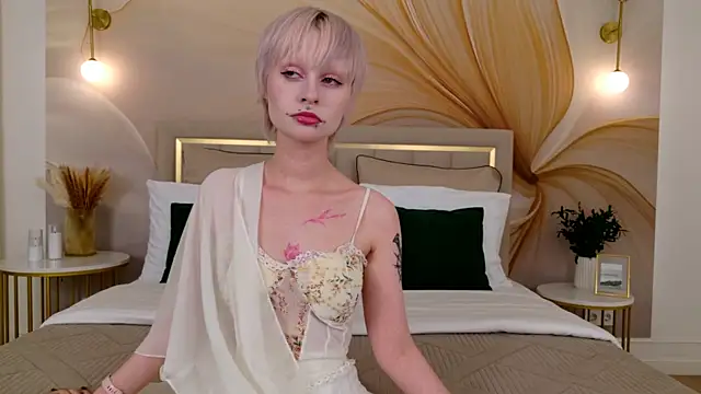 LauraDiazz online show from June 2, 2026, 6:08 pm