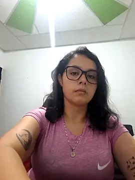 Snapshot of Miss_kittyX chatting on June 18, 2026, 11:32 pm Miss kittyX online show from June 18, 2026, 11:32 pm