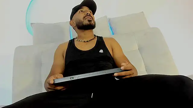Snapshot of LeoCarter_ chatting on June 11, 2026, 1:08 pm LeoCarter online show from June 11, 2026, 1:08 pm