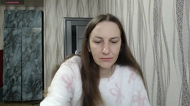 Yevgeshka-Milashka online show from November 12, 2025, 5:11 am