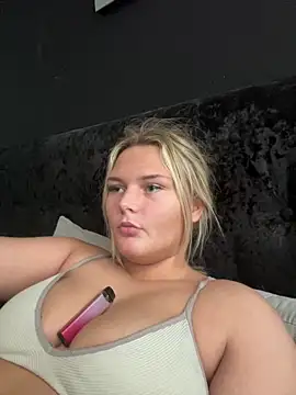 Skylablonde online show from June 16, 2026, 12:49 pm