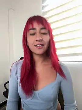 Juliethademon online show from June 26, 2026, 2:01 pm