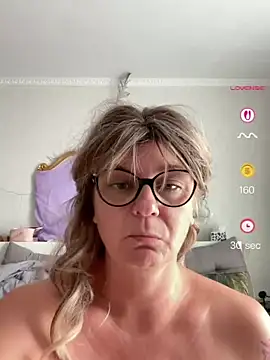 Snapshot of DirtyMarie80 chatting on July 12, 2026, 10:27 am DirtyMarie80 online show from July 12, 2026, 10:27 am