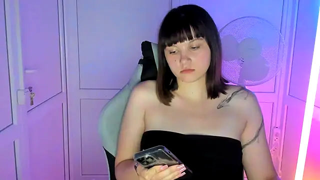 Snapshot of Vanilla_Vixen chatting on July 2, 2026, 4:07 am Vanilla Vixen online show from July 2, 2026, 4:07 am