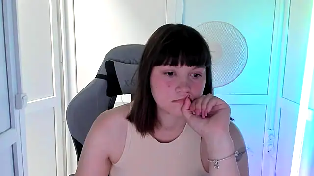 Snapshot of Vanilla_Vixen chatting on July 2, 2026, 6:03 pm Vanilla Vixen online show from July 2, 2026, 6:03 pm