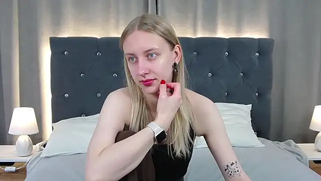 LirienVexx online show from June 11, 2026, 4:09 am