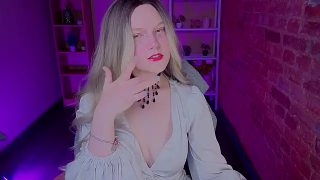 AuroraGlo online show from June 4, 2026, 9:30 pm