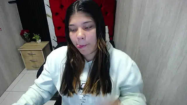 Snapshot of tiana_wolf chatting on June 9, 2026, 11:55 am tiana wolf online show from June 9, 2026, 11:55 am